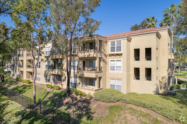 Building Photo - 55+ FountainGlen Rancho Santa Margarita