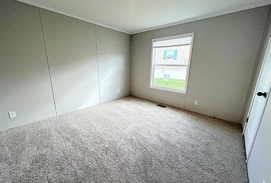 Building Photo - 6588 N Hampshire Dr