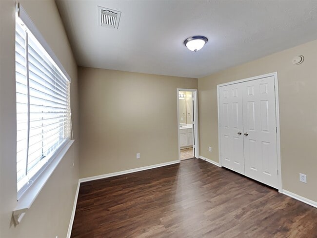 Building Photo - 1927 Makenna Ln