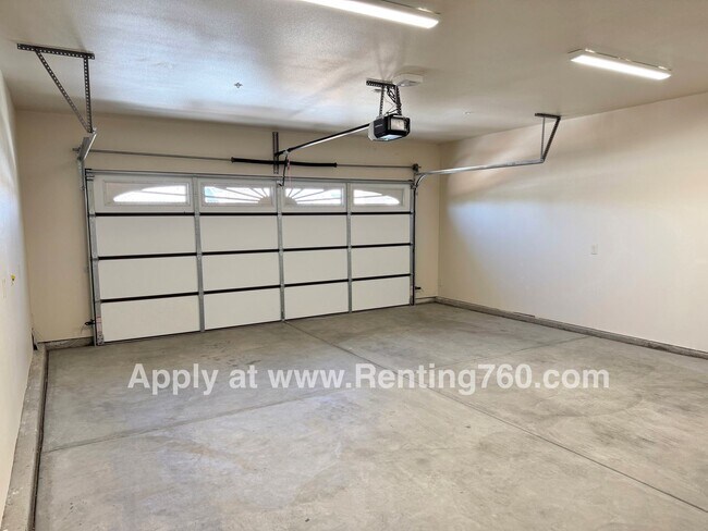 Building Photo - Incredible 4 Bed 3 Bath Home In Sage Estates!!!