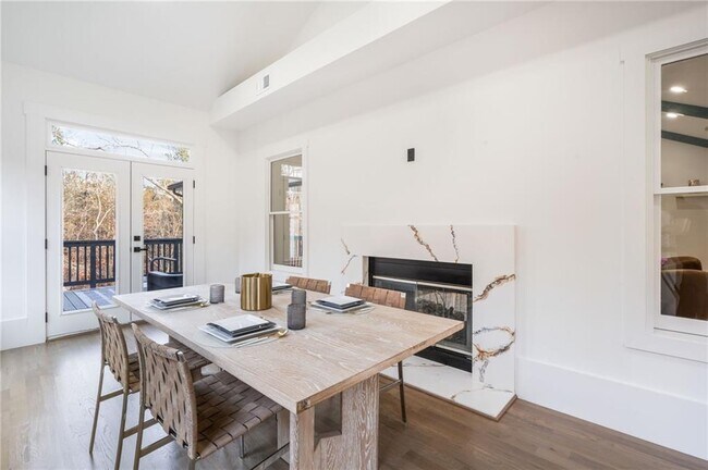 Building Photo - 507 Karen Ln