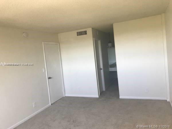 Building Photo - 404 NW 68th Ave