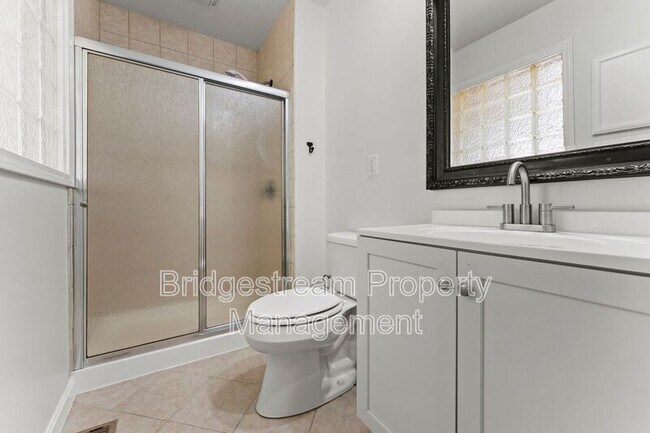 Building Photo - 924 Tradewind Dr