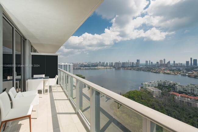 Building Photo - 16385 Biscayne Blvd