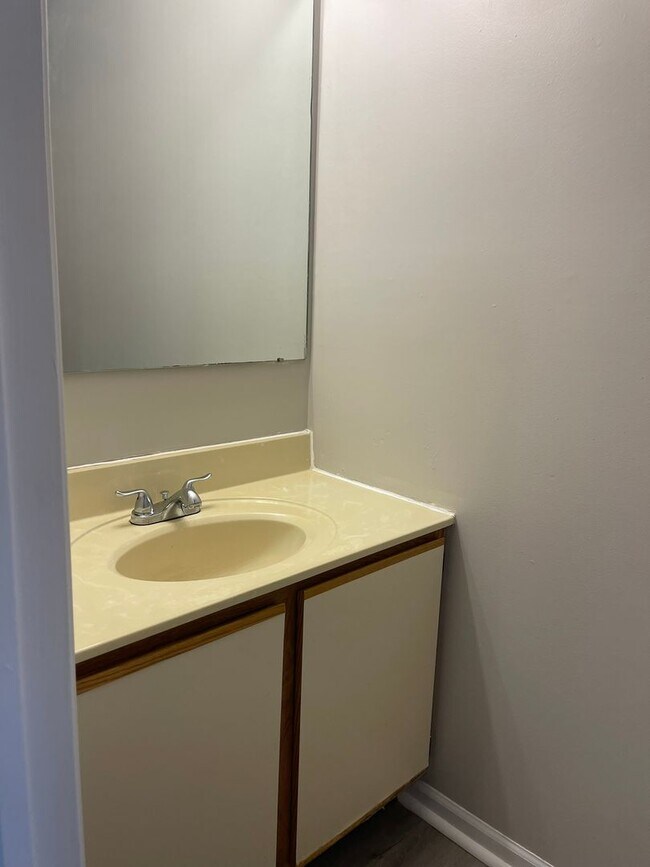 Stoney Creek Townhome 127 Holmes St Dover DE 19901 Apartment Finder