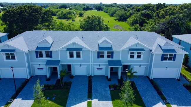 Building Photo - 518 Salisbury Cir