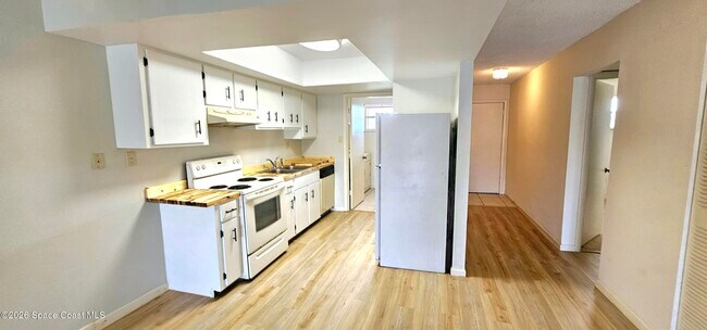 Building Photo - 2135 N Courtenay Pkwy