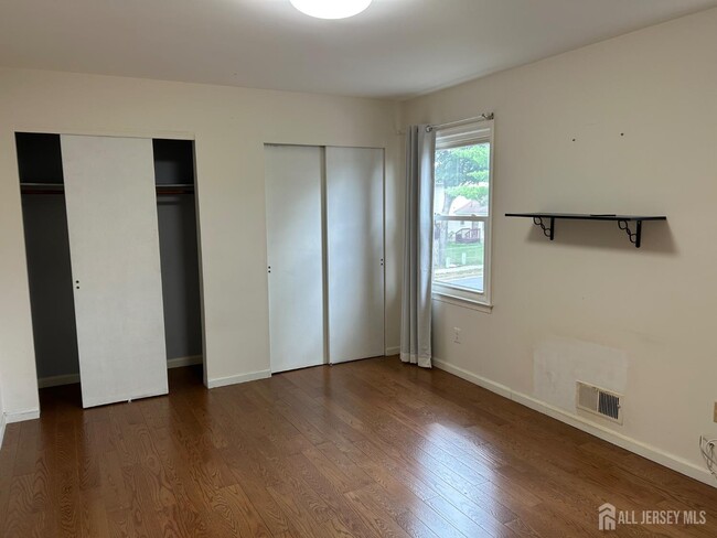Building Photo - 26 Netherwood Cir