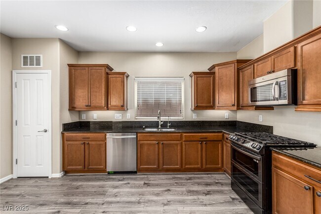 Building Photo - 2612 Romarin Terrace