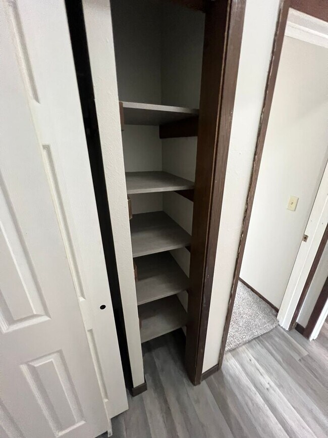 Building Photo - 3 bedroom apartment-NW Ames close to Sawyer Elementary-no pet fees