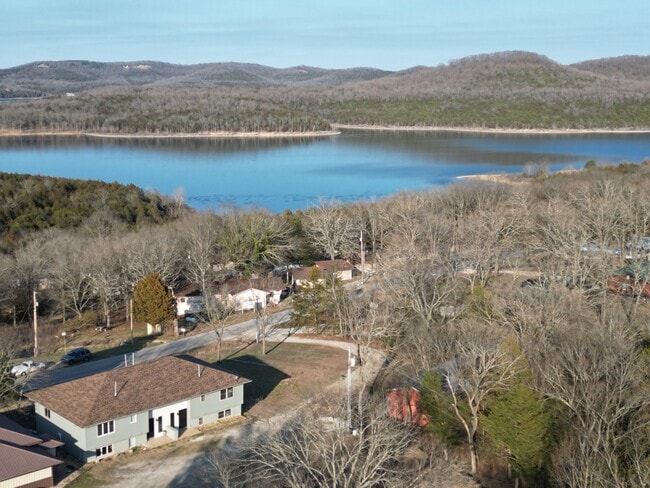 Building Photo - 350 Campbell Point Rd