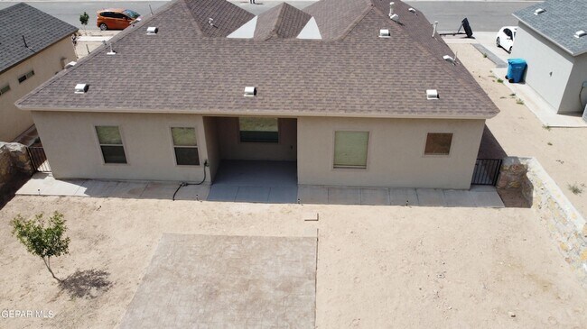 Building Photo - 620 Adrian Arellano St