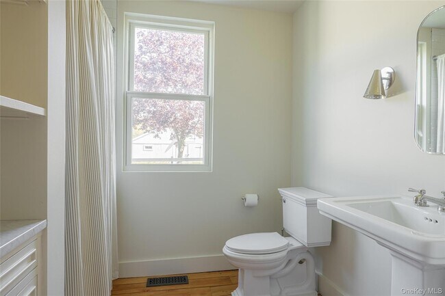 Building Photo - 1777 NY-9G