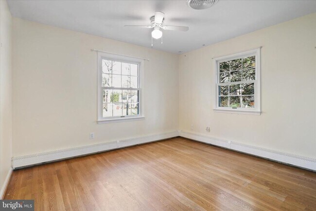 Building Photo - 6543 Cedarwood Ct