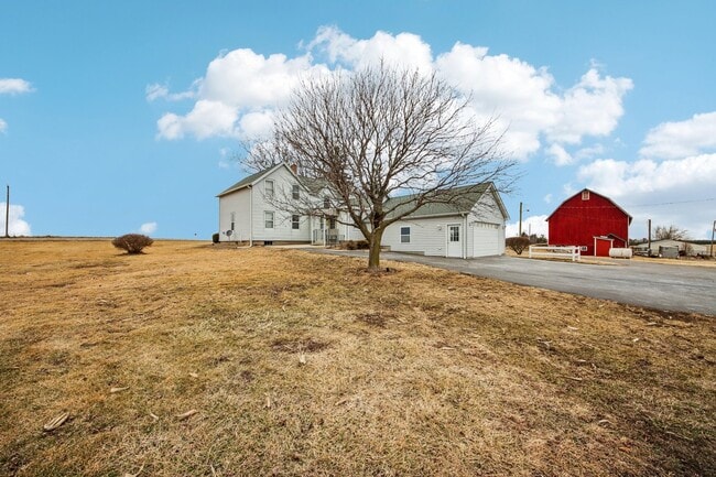 Building Photo - 11N455 Tower Rd