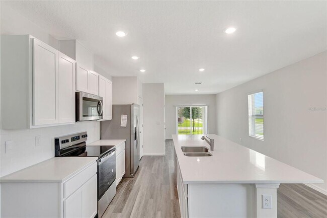 Building Photo - 5879 Galloping Dr