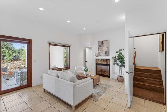 Building Photo - 41 S Circle Dr