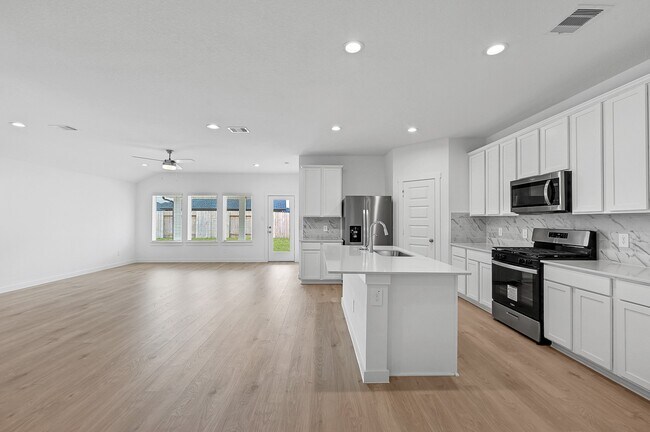 Building Photo - 30034 Foxtail Pne Ct