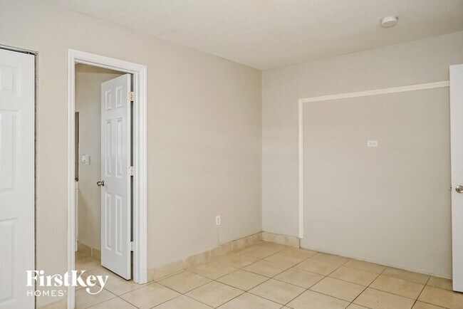 Building Photo - 3453 NW 191st St