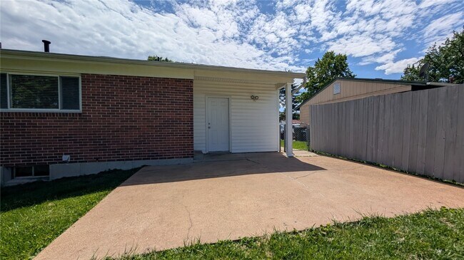Building Photo - 3220 Highgate Ln