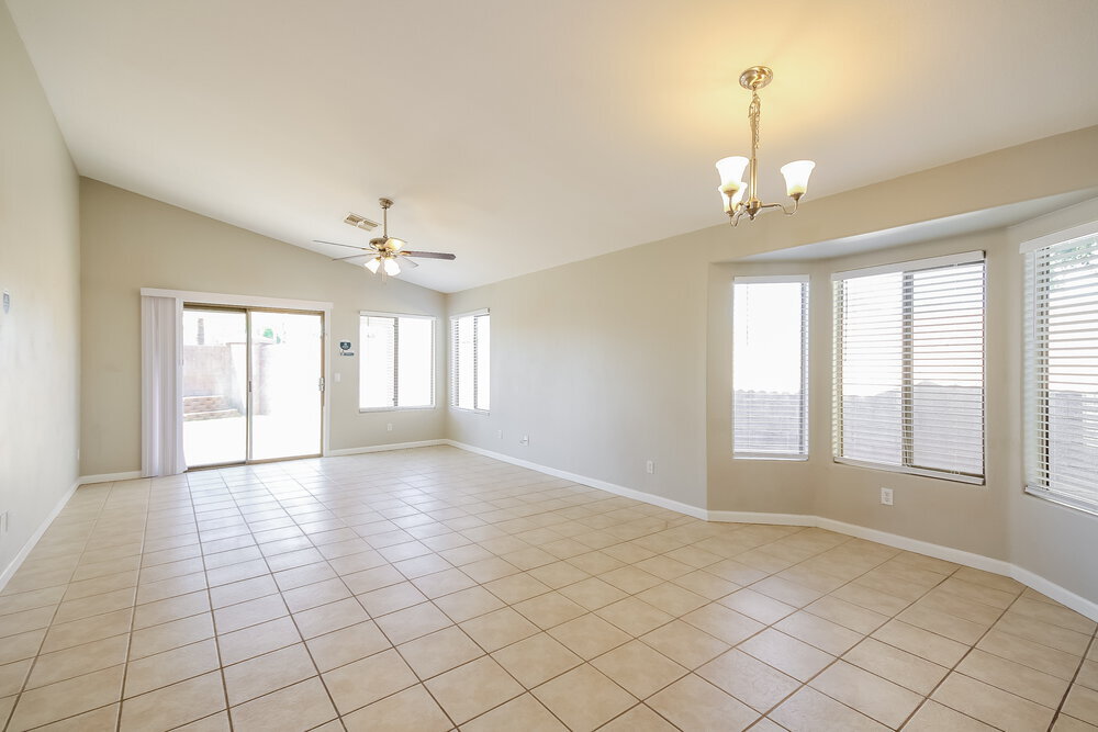 Building Photo - 15550 N Naegel Dr