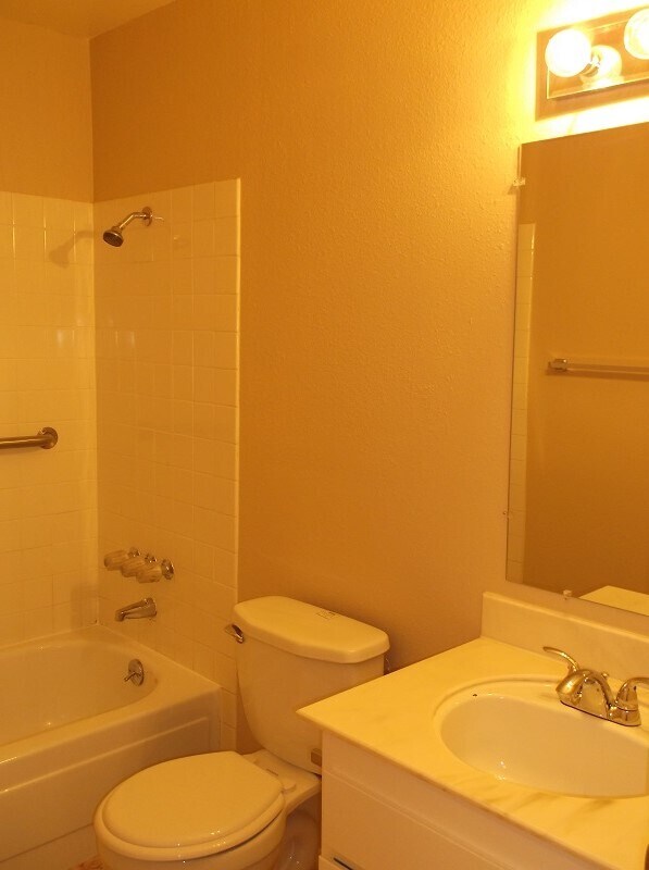 Building Photo - 7245 Great Oak Ave