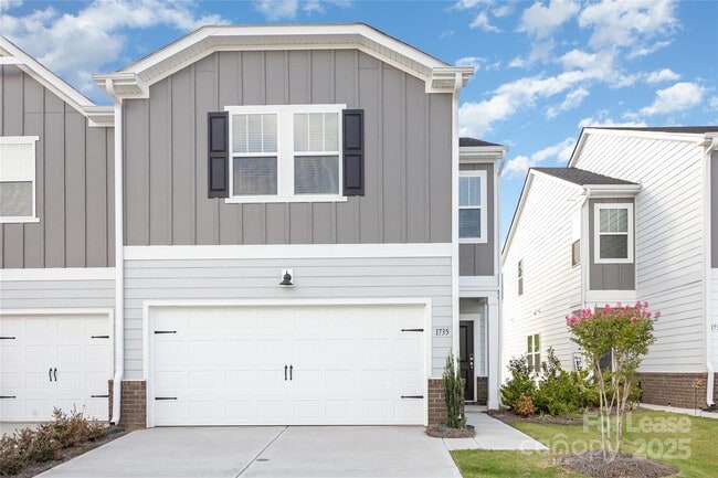 Building Photo - 1735 Braemar Vlg Dr
