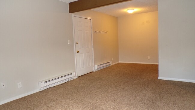 Building Photo - 998 W Beaver Creek Blvd