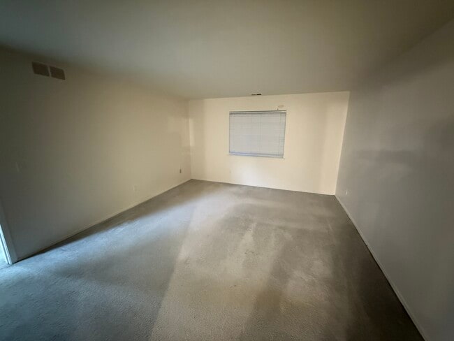 Building Photo - 30414 Orchard Lake Rd