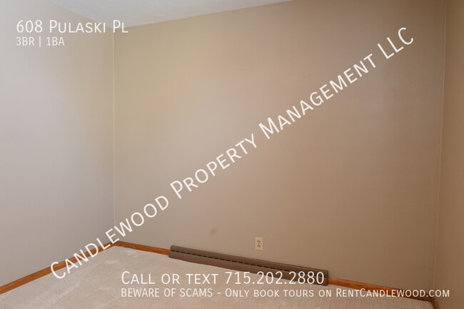 Building Photo - Pet Friendly 3 Bedroom Single Family Home ...