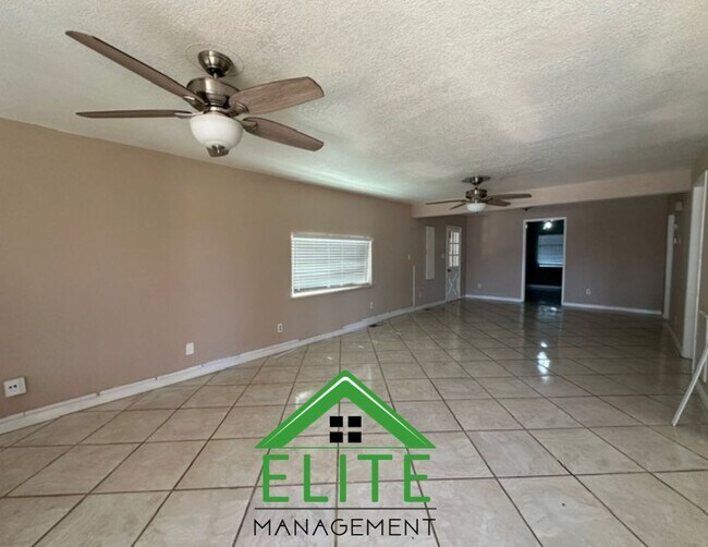 Building Photo - Charming 3-Bedroom Home for Rent in a Prim...