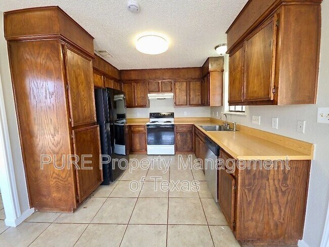 Building Photo - 1081 Private Rd 7023
