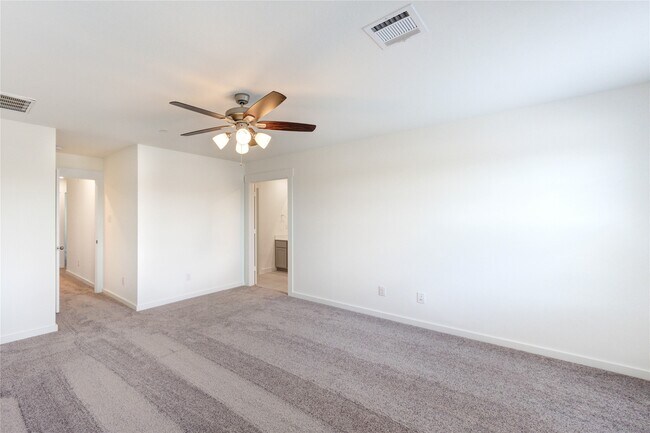 Building Photo - 11914 Carvalho Dr