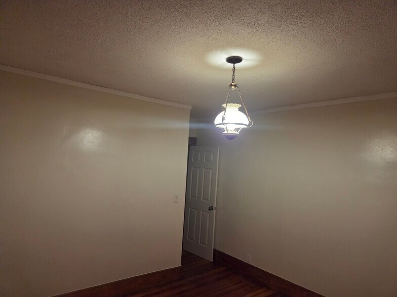 Building Photo - 43 Ozark St