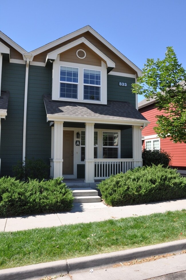 Building Photo - 833 Apex Dr