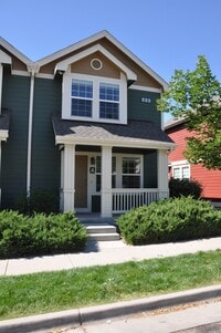 Building Photo - Stunning Town home in Mid Town!