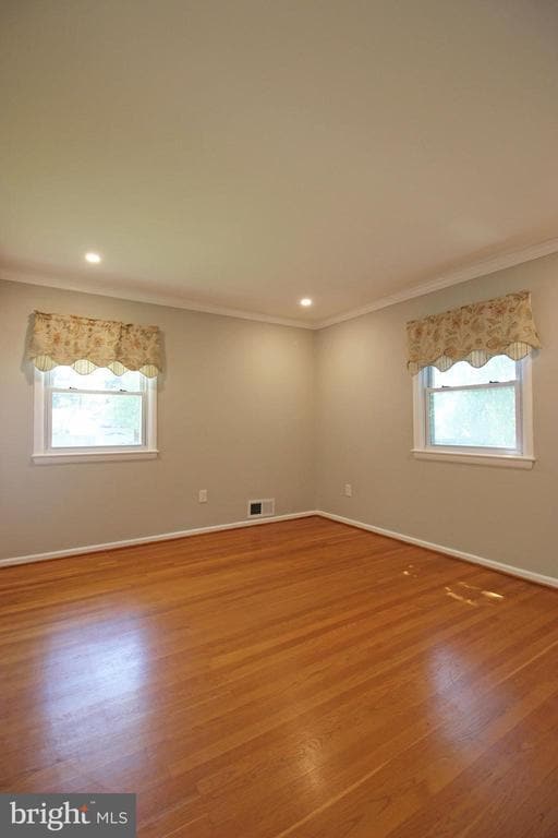 Building Photo - 102 Yeonas Dr SE