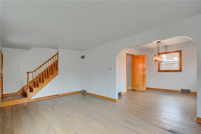 Building Photo - 740 Pershing St