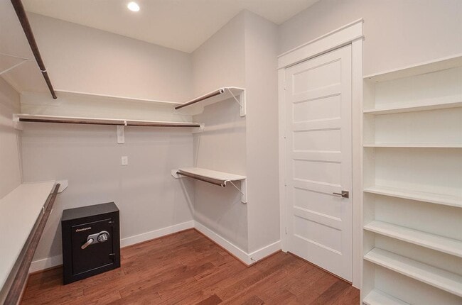Building Photo - 18526 Bridgeway Ln