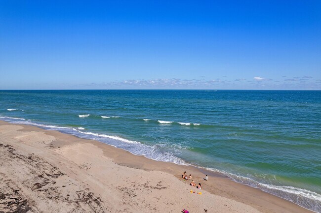 Building Photo - 4505 S Ocean Blvd