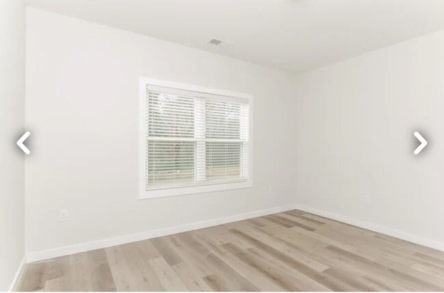 Building Photo - 2215 Carmine St