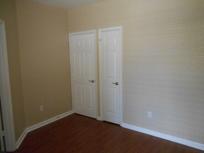 Building Photo - 5018 Maxon Terrace