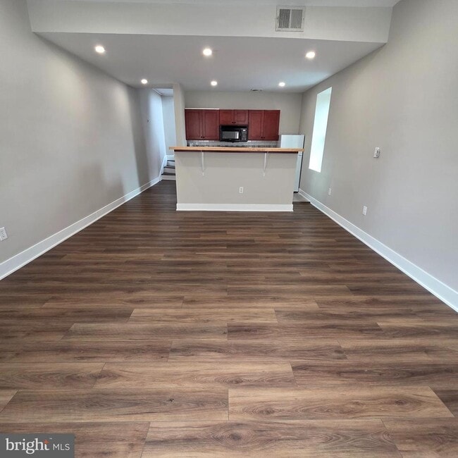 Building Photo - 2217 Spring Garden St