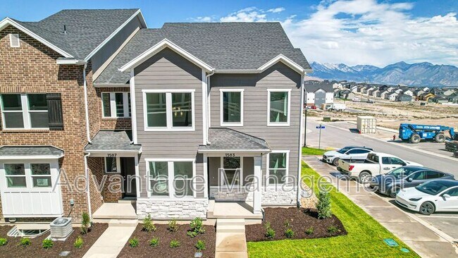 Building Photo - 1583 Stark Dr