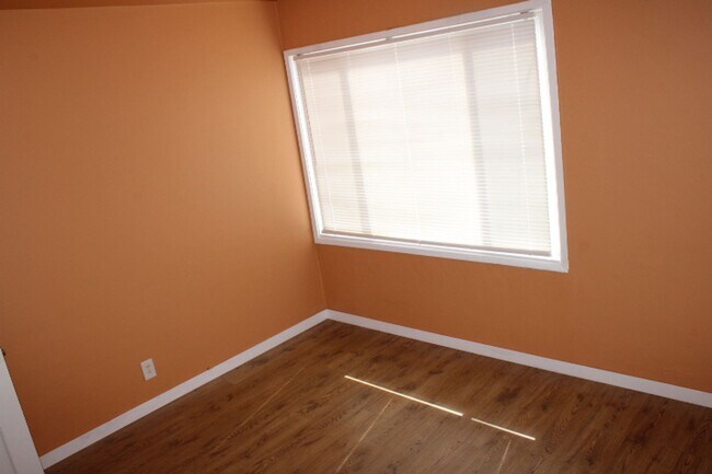 Building Photo - 2745 Rollingwood Dr