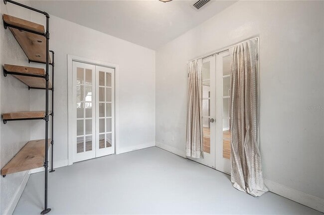 Building Photo - 325 W Rio Vista Ct