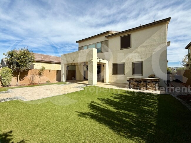 Building Photo - 3080 S Jasmine Dr