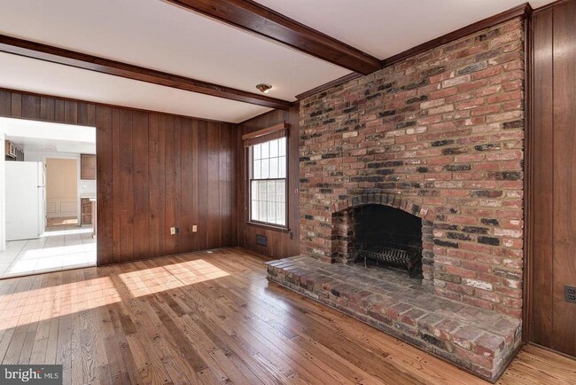 Building Photo - 9601 Persimmon Tree Rd