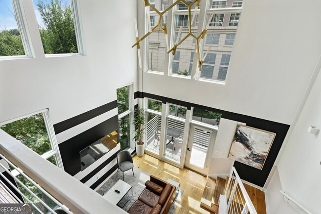 Building Photo - 208 12th St NE