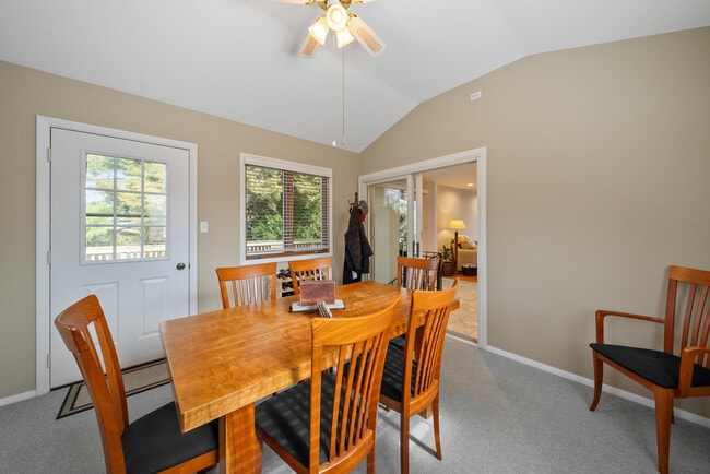 Building Photo - 438 Sylvan Dr